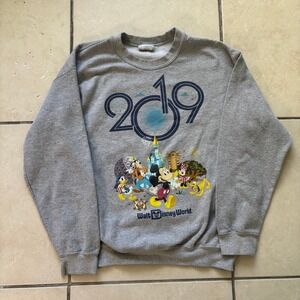Walt Disney World 2019 Mickey & Friends Gray Crewneck Sweatshirt Mens Medium